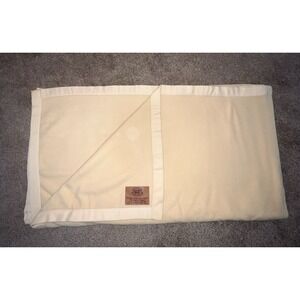 Compagnia Lane Preziose 75% Merino Lambswool 25% Cashmere  Queen Blanket Yellow